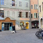 Annecy Lake Central * Annecy