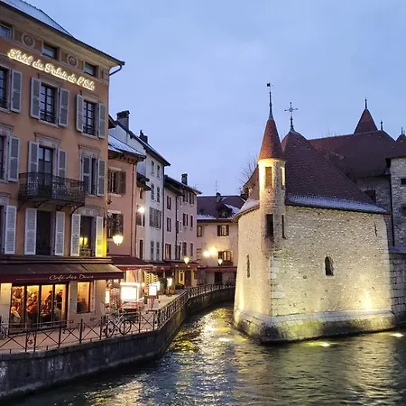 Annecy Lake Central Annecy
